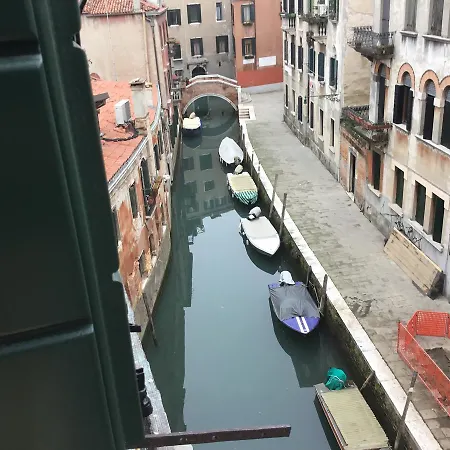 Cae Dea Lana Canal View アパート *